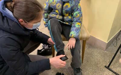 Lviv distributes shoes to internally displaced kids