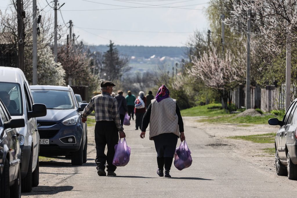 Kyiv And Cherkasy Deliver Humanitarian To Kyiv Outskirts Kyiv And Cherkasy Deliver Humanitarian To Kyiv Outskirts