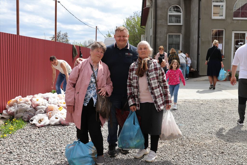 Uman Distributes Food And Kids' Shoes To Internally Displaced Uman Distributes Food And Kids' Shoes To Internally Displaced