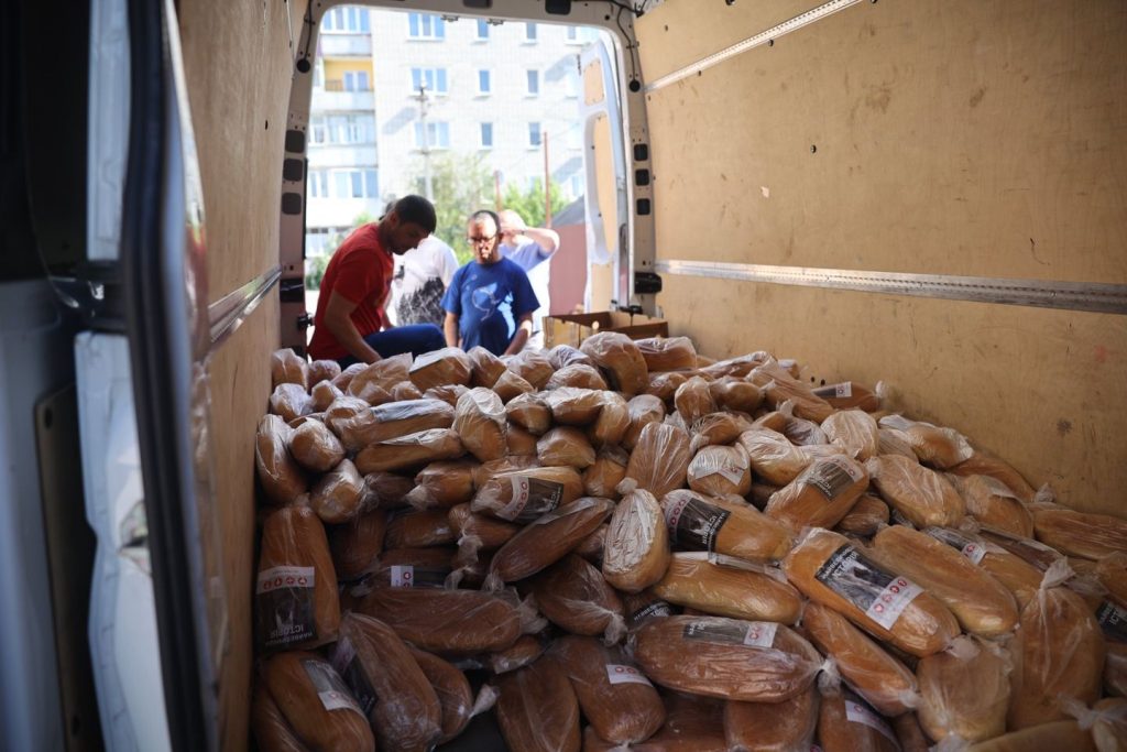 Uman Distributes Food, Medications And Children’s Shoes Uman Distributes Food, Medications And Children’s Shoes