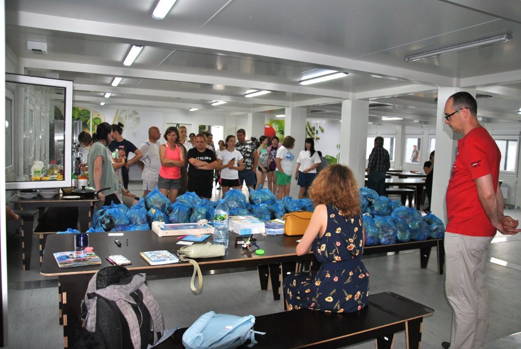 Lviv Gives Out Food Packages To Refugees Lviv Gives Out Food Packages To Refugees