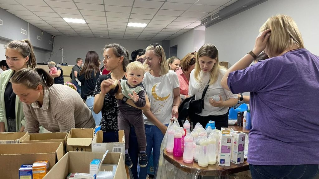 Uman Welcomes Refugees With Essentials Uman Welcomes Refugees With Essentials
