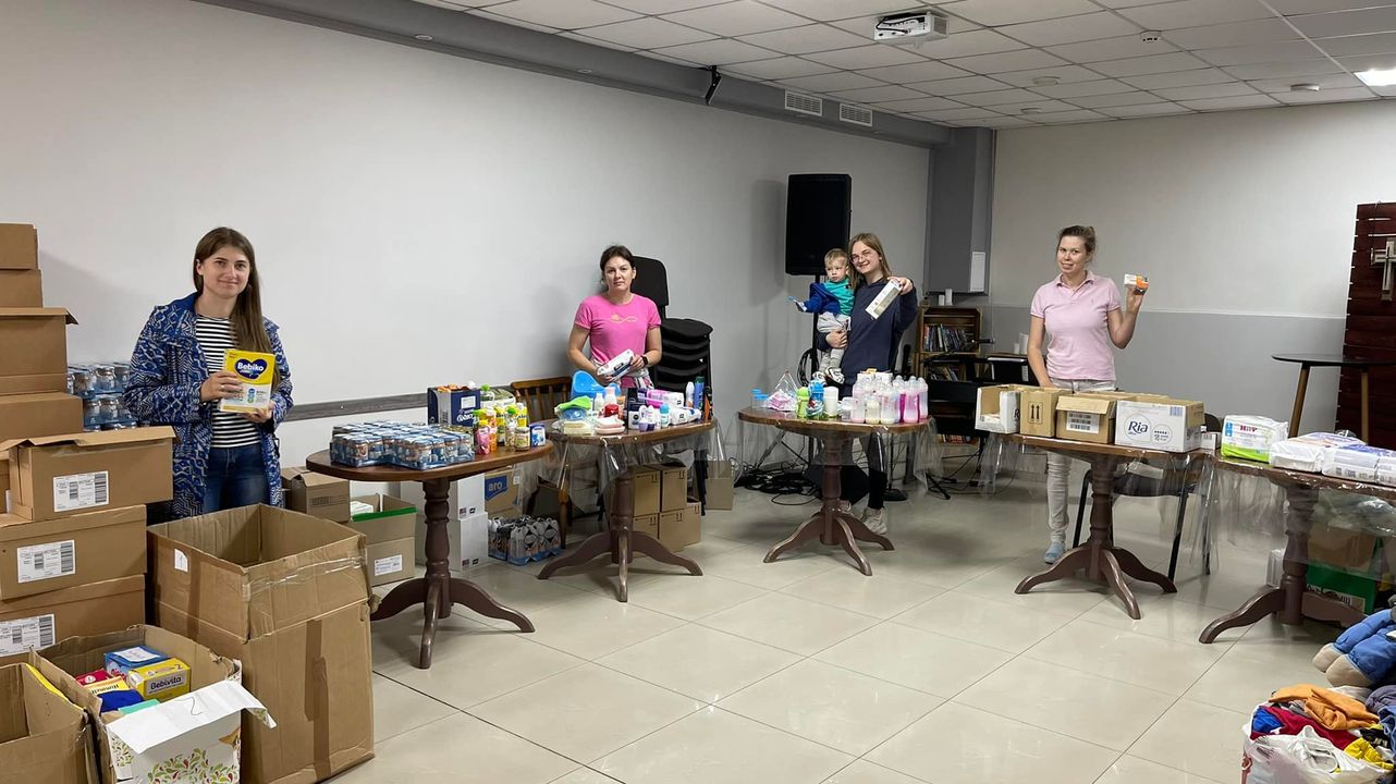 Uman Welcomes Refugees With Essentials Uman Welcomes Refugees With Essentials