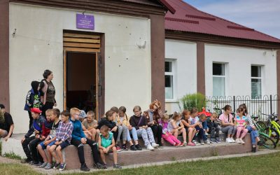 Uman holds a special program for kids during a humanitarian aid trip