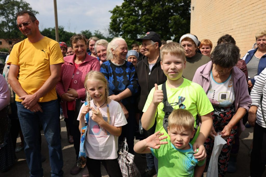 Kyiv Church Distributes Food Packages In Ivanivka, Budy, And Sloboda Villages, Chernihiv Region Kyiv Church Distributes Food Packages In Ivanivka, Budy, And Sloboda Villages, Chernihiv Region