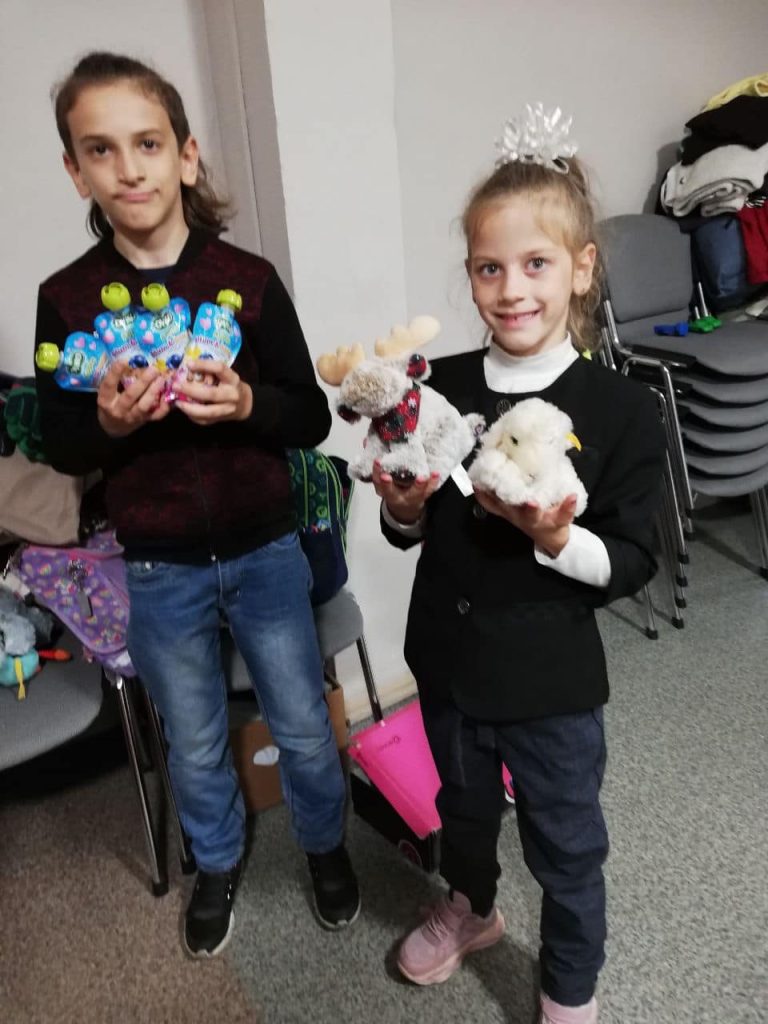 Lviv Church Distributes Blankets, Pillows And Warm Clothes Lviv Church Distributes Blankets, Pillows And Warm Clothes