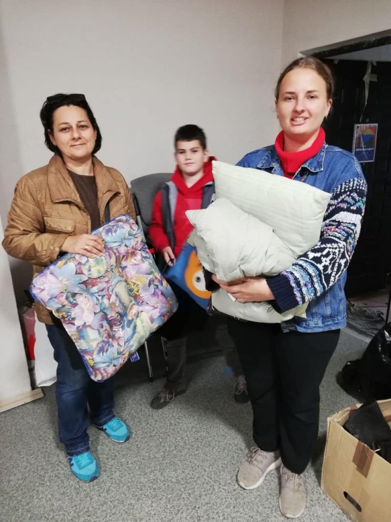 Lviv Church Distributes Blankets, Pillows And Warm Clothes Lviv Church Distributes Blankets, Pillows And Warm Clothes
