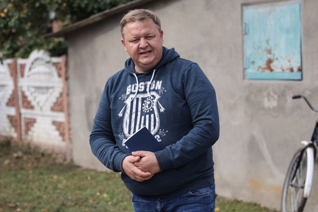 Uman Church Brings Humanitarian Aid To Liberated Village In South Ukraine Uman Church Brings Humanitarian Aid To Liberated Village In South Ukraine
