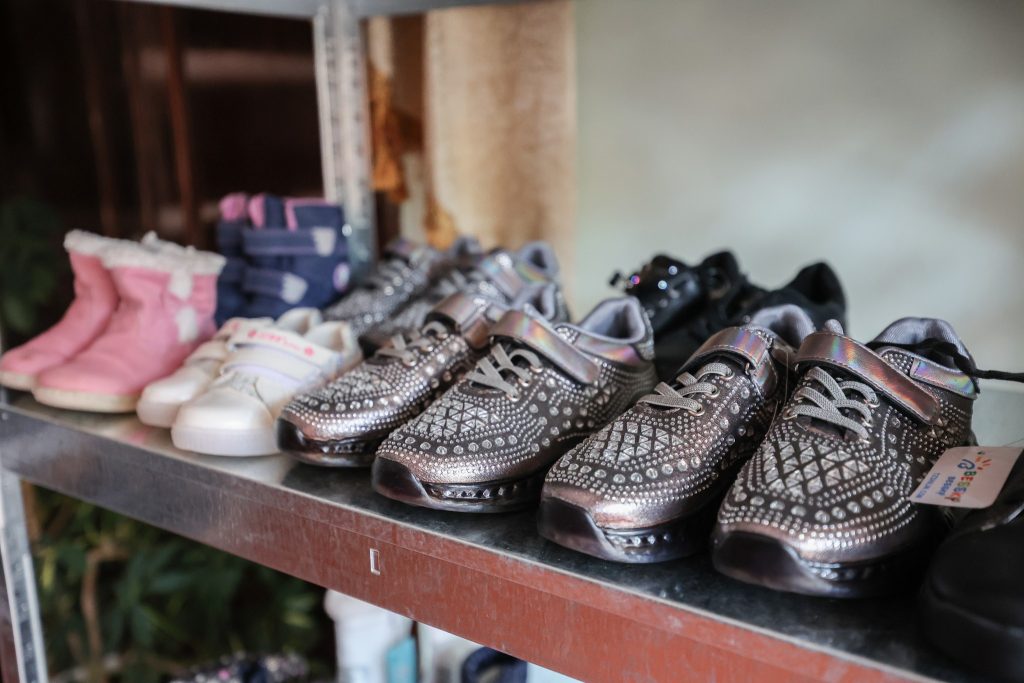 Uman Distributes Winter Shoes To Internally Displaced Kids Uman Distributes Winter Shoes To Internally Displaced Kids