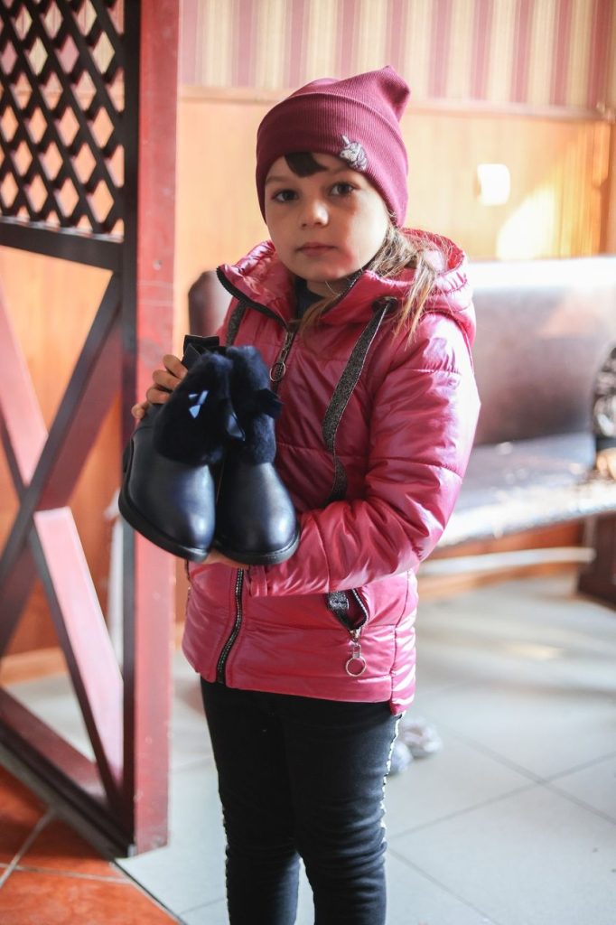 Uman Distributes Winter Shoes To Internally Displaced Kids Uman Distributes Winter Shoes To Internally Displaced Kids