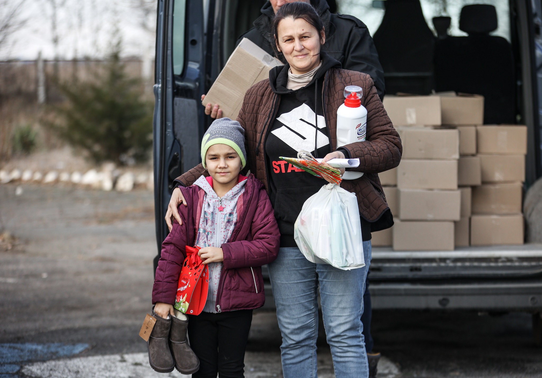A Woman And Her Daughter Getting Aid In Kherson A Woman And Her Daughter Getting Aid In Kherson