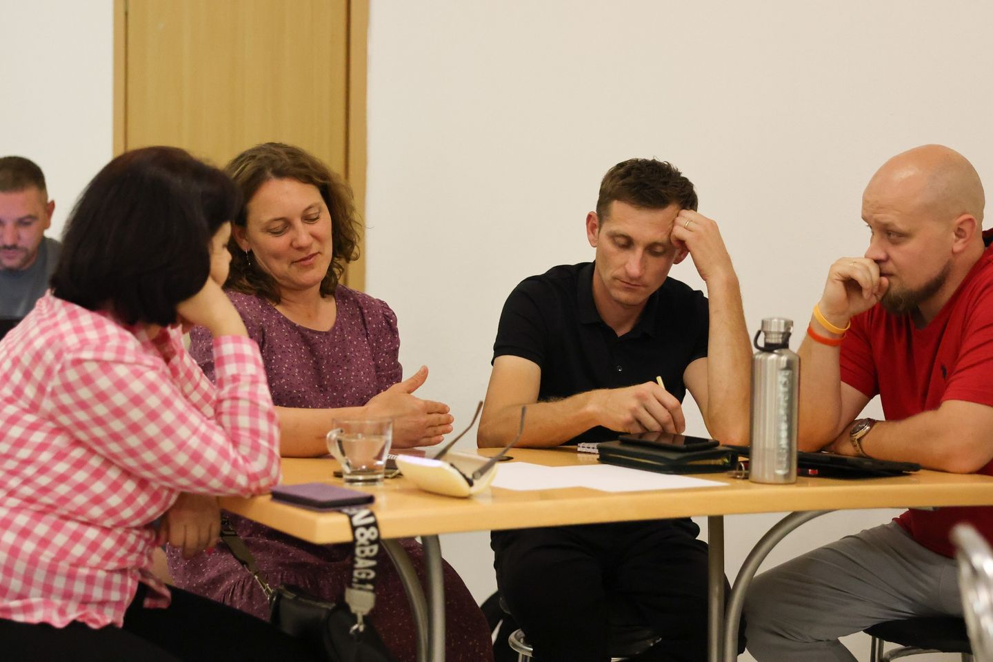 Discussion Between Ip Staff Discussion Between Ip Staff