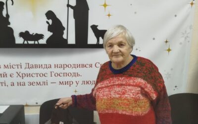 Cherkassy Church bring groceries to elderly refugees