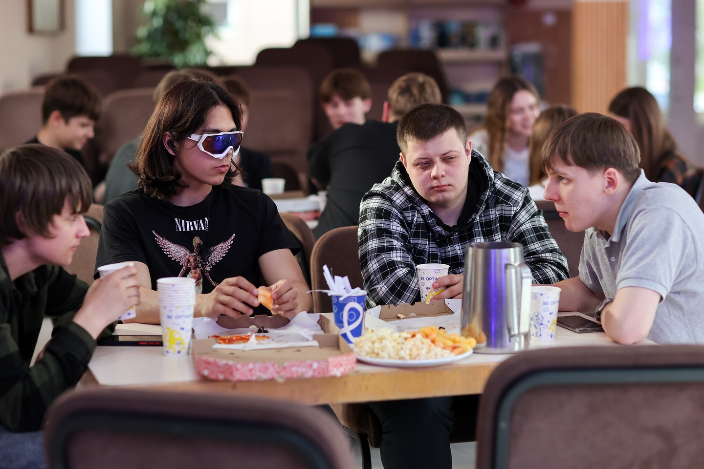 Ukrainian Teens In Conversation